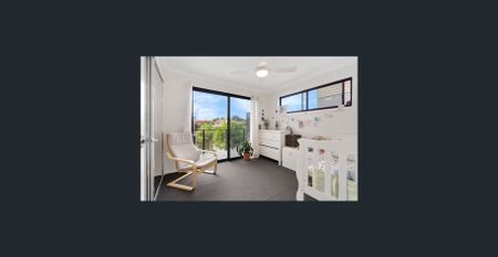 Stunning Contemporary Terrace Home - Photo 4