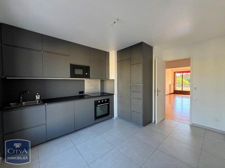 Location Appartement 3 pièces 70m² MARSEILLE 5ème - Photo 3