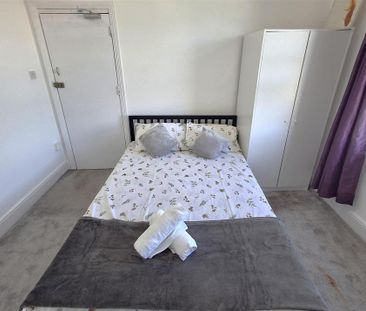 10 bedroom house share to rent - Photo 4