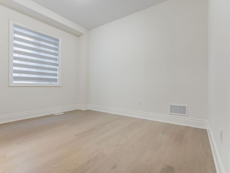 For Lease - 21 James Walker Avenue, Caledon, Ontario - Photo 3