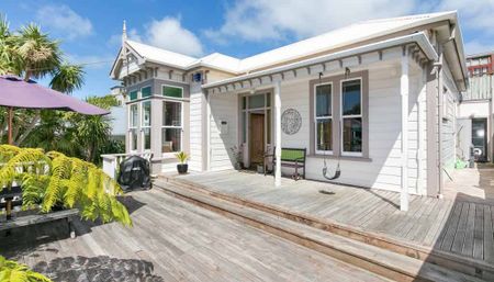 Bright and sunny character home! - Photo 4