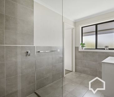 197 Neale Street Flora Hill VIC - Photo 6