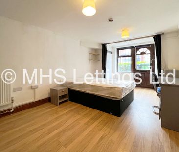 8 Bedroom Mid Terraced House for rent in Manor Drive - Photo 6