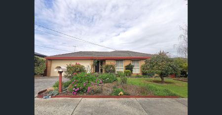 Stunning Family Home in Vermont South - Photo 5
