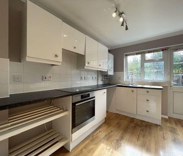 2 bedroom terraced house to rent - Photo 4