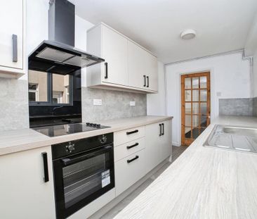 2 bedroom terraced house to rent - Photo 5