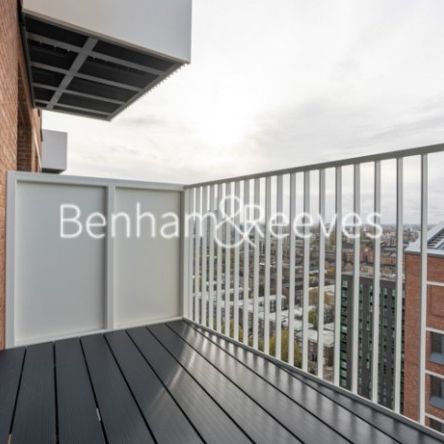 1 Bedroom flat to rent in Skyline Apartments, Makers Yard, E3 - Photo 1