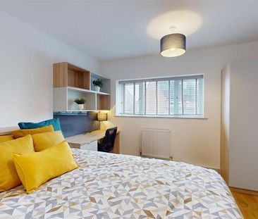 7 bedroom end of terrace house to rent - Photo 2