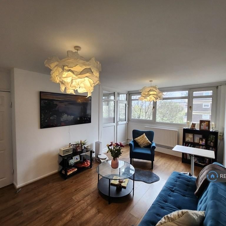 3 bedroom flat to rent - Photo 1