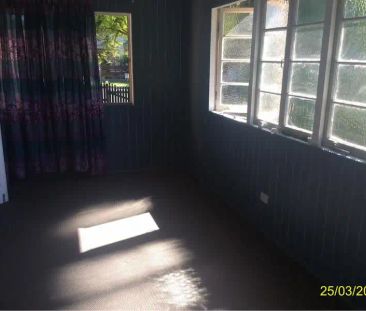 “3 BEDROOM HOUSE IN A QUIET STREET” - Photo 5