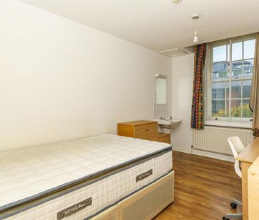 6 bed apartment to rent in Clayton Street West, Newcastle Upon Tyne... - Photo 2