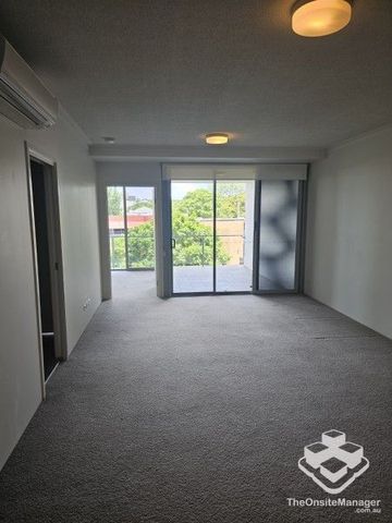 Cozy 1 bedroom unit for rent next Brisbane river with lots of amenities! - Photo 2