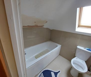2 Bed Flat, Bedford Road, IG1 - Photo 1