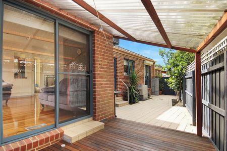 Hideaway In The Heart of It All! - Photo 3