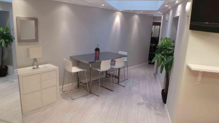 Großes voll möbliertes Studio, Schuman (EU-District) - Photo 5