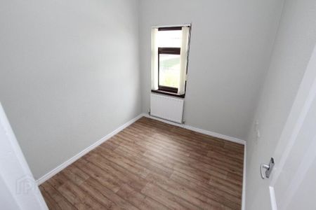 47 Longlands Road, Newtownabbey, BT36 7LY - Photo 2