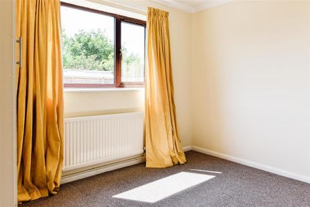 2 bedroom detached bungalow to rent - Photo 3