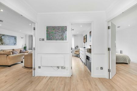 2 Bed Flat, Cotton Row, SW11 - Photo 3