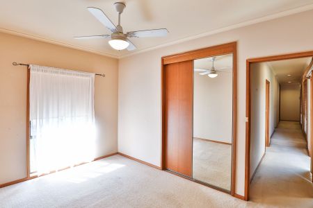 Great sized home - Photo 5