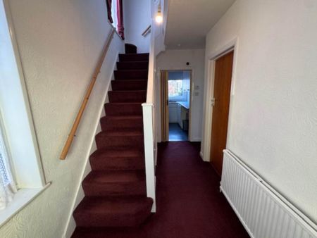 3 bedroom semi-detached house to rent - Photo 4