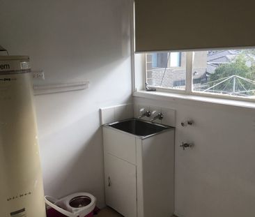 Family Home in Excellent Location! - Photo 3