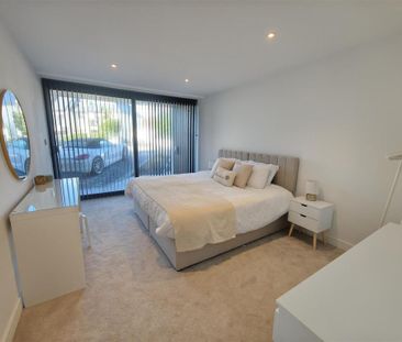 4 bedroom semi-detached house to rent - Photo 6