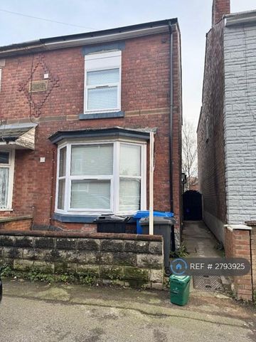 1 bedroom in a house share to rent - Photo 5