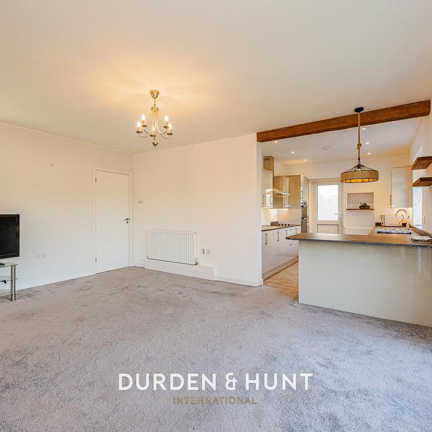 The Spinneys, Ongar - Photo 1