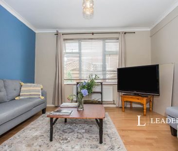 4 bedroom bungalow to rent - Photo 1