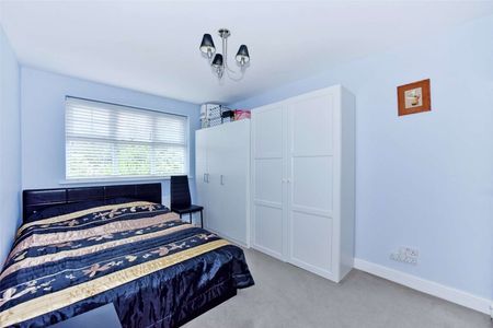 A four bedroom detached family house situated in a popular quiet cul-de-sac just 1.4miles from ACS school. - Photo 2