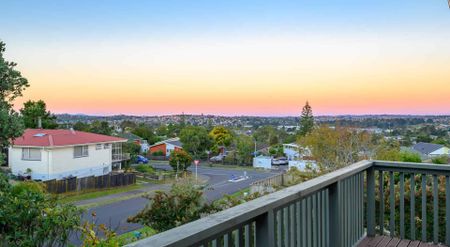 Spacious Family Home in Popular Pakuranga - Photo 4