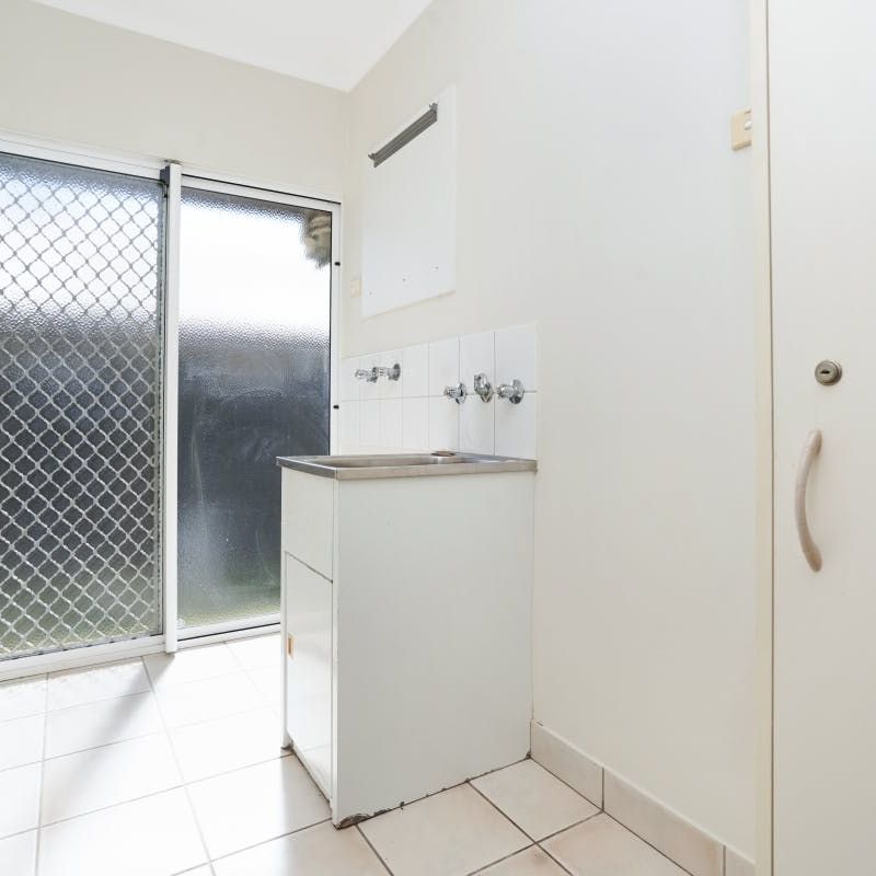 STYLISH, LOW-MAINTENANCE LIVING IN LEAFY GUNN - Photo 1