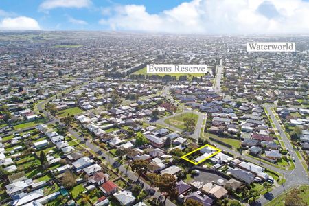 Are You Searching For Storage? This is the house for you. - Photo 3