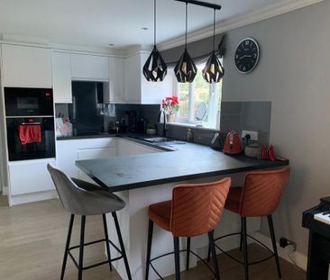 1 bedroom in a house share to rent - Photo 2