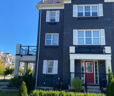 For Lease - 22 Boadway Crescent, Whitchurch-Stouffville, Ontario - Photo 3