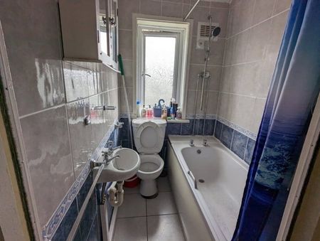 Room in a Shared House, Durham Hill, BR1 - Photo 5