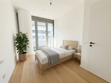 Exklusives Wohnen in den DANUBEFLATS: Moderne Dreizimmer-Wohnung mit viel Ruhe & Sonne (Pool, Gym, Spa, Shop, Lounges) - Photo 2