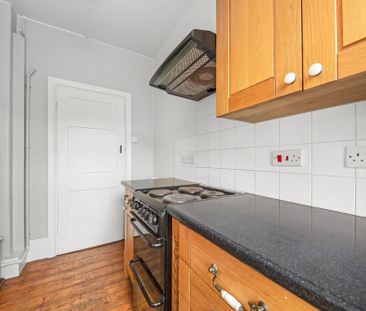Brant Houses, Greenwich, SE10, London - Photo 6
