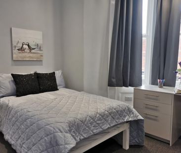 1 bedroom in a house share to rent - Photo 2