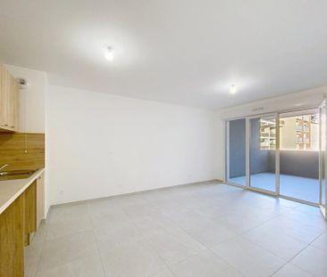 Location Appartement 2 pièces 40m² NICE 06300 - Photo 4