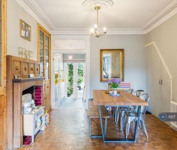 3 bedroom semi-detached house to rent - Photo 3