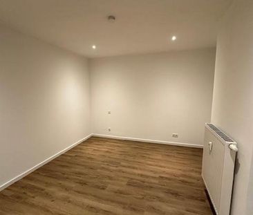 Wunderschön renovierte 2 Zimmer Wohnung 70m² inkl. EBK Gäste WC Lux... - Photo 5