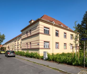 Besselplatz 19 - Photo 1