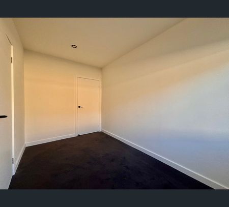 2/58 John St, Glenroy, Vic 3046 - Photo 2