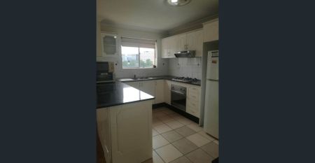 Fully furnished Modern North East Facing Two Bedrooms Apartment in Prime Location - Photo 4