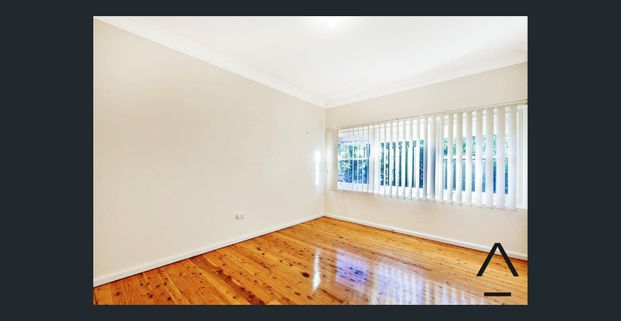 Neat & Tidy Three-Bedroom House in Kingsgrove - Photo 1