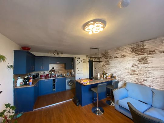 2 Bed Flat, Ardmillan Terrace, EH11 - Photo 1