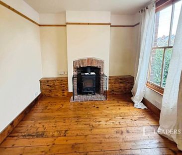 4 bedroom semi-detached house to rent - Photo 2