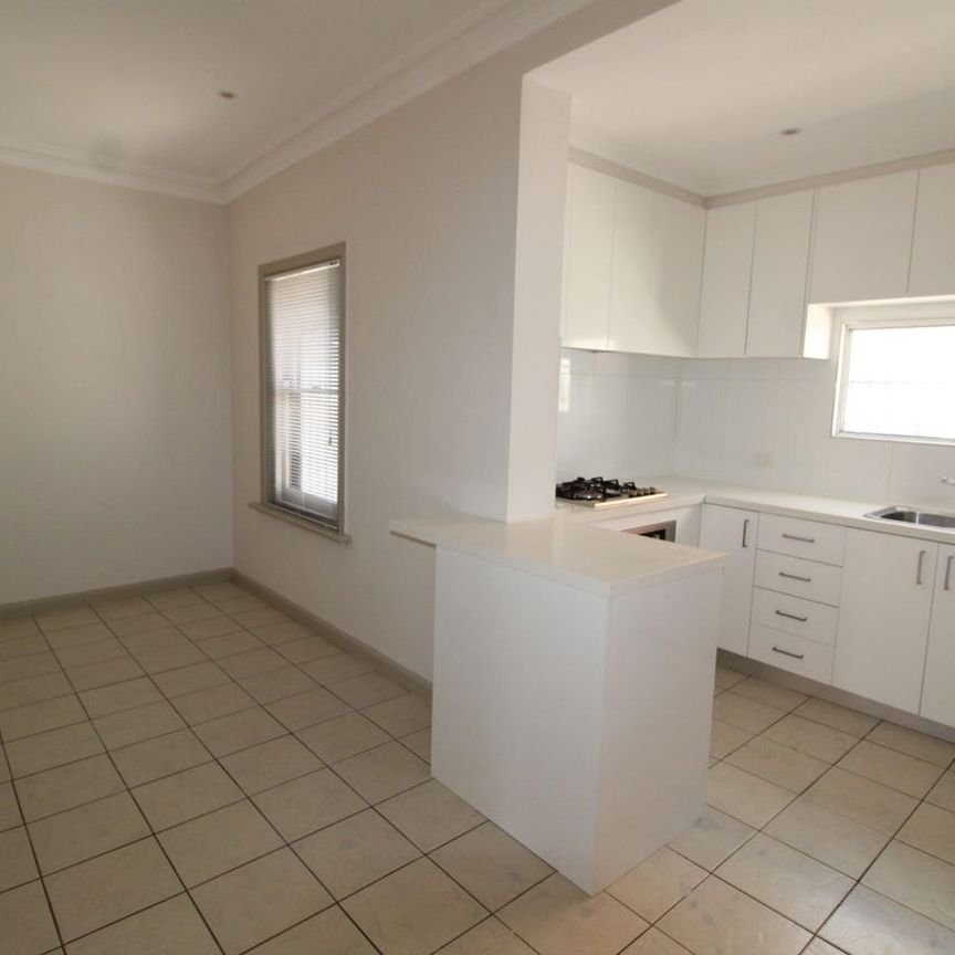 10 Hodgson Terrace, Richmond VIC 3121 - House For Rent | Domain - Photo 1