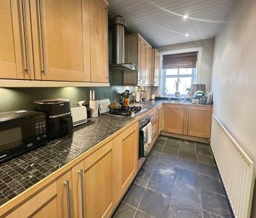 2 bedroom terraced house to rent - Photo 4